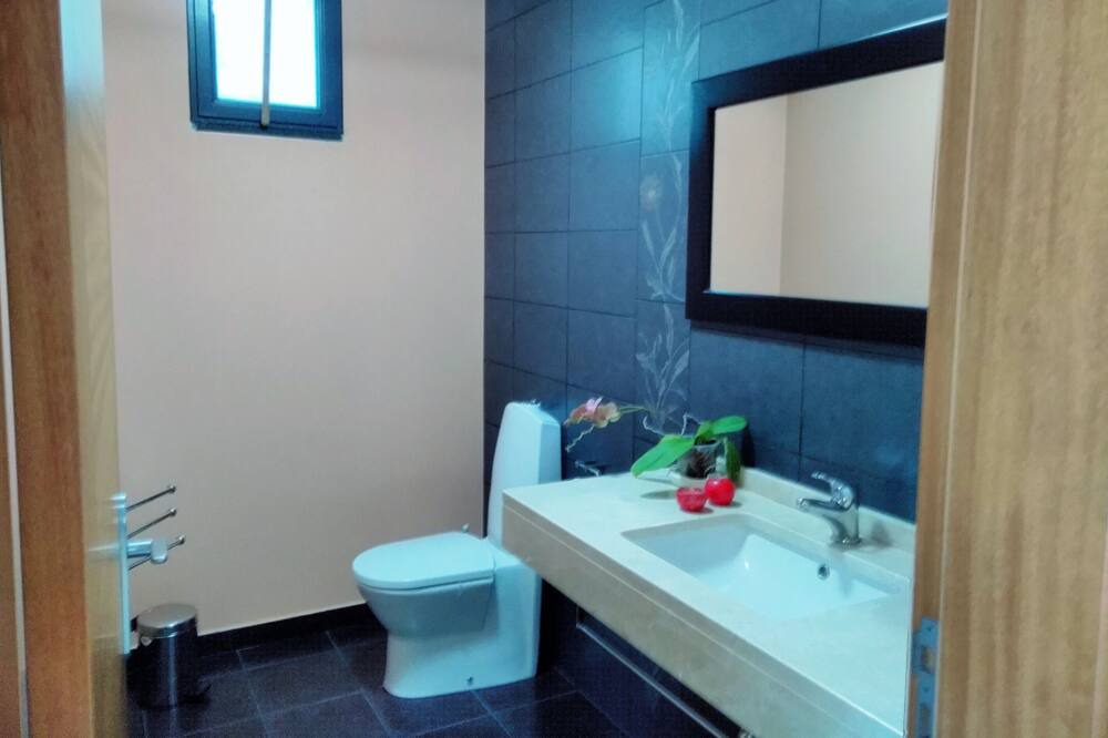 Photo of Bathroom in Tabua