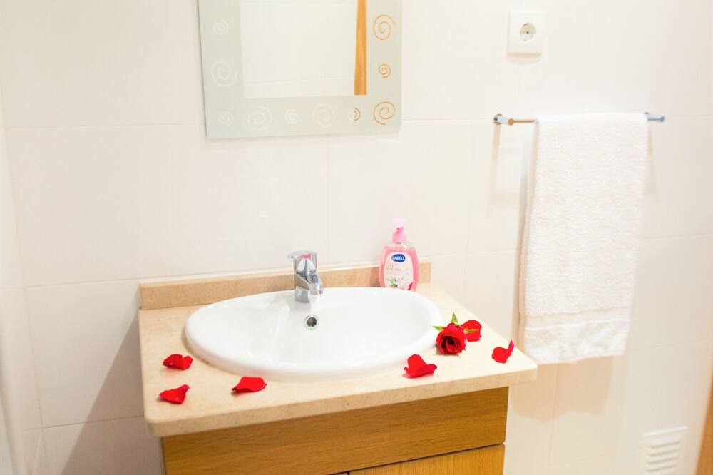Photo of Bathroom in Sao Martinho do Porto