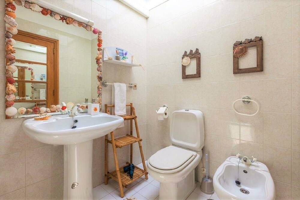 Photo of Bathroom in Darque