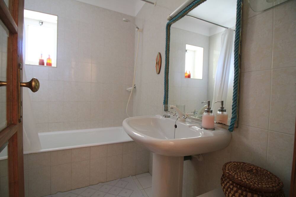 Photo of Bathroom in Darque