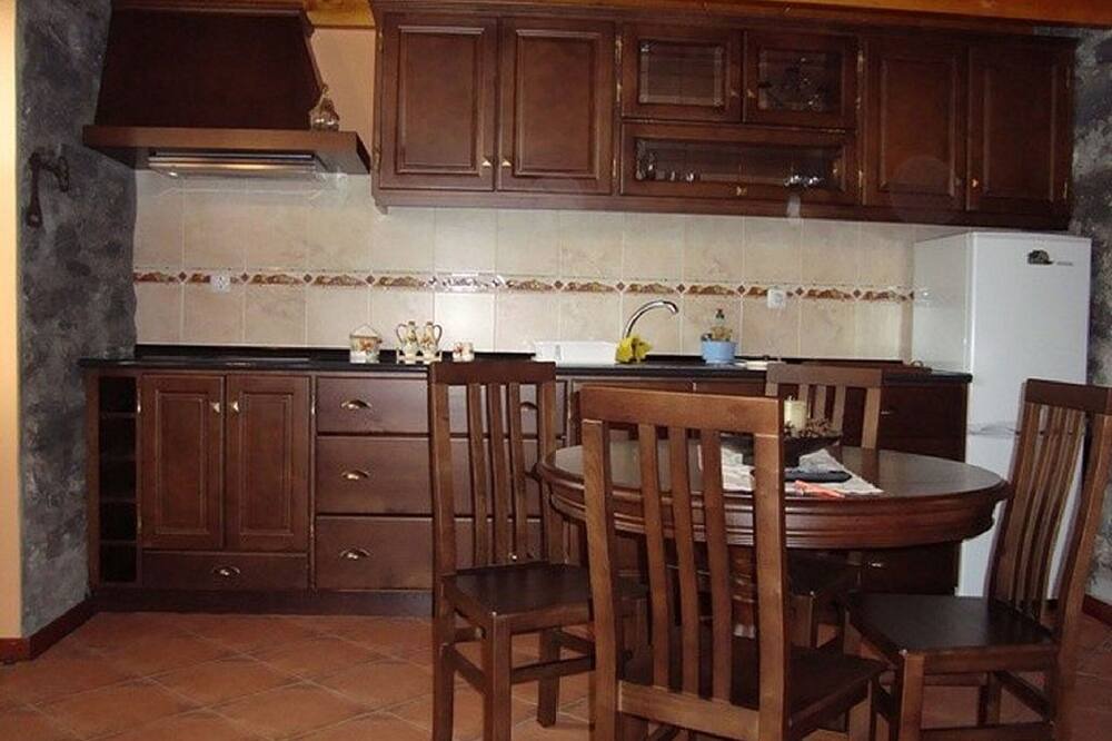 Photo of Kitchen in Estreito da Calheta