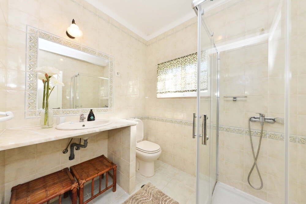 Photo of Bathroom in Meco