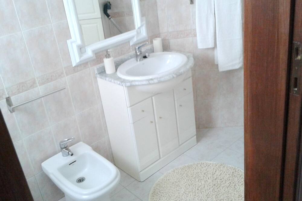 Photo of Bathroom in Vale de Carro