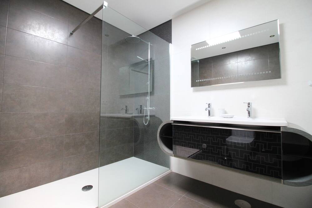 Photo of Bathroom in Fornelos