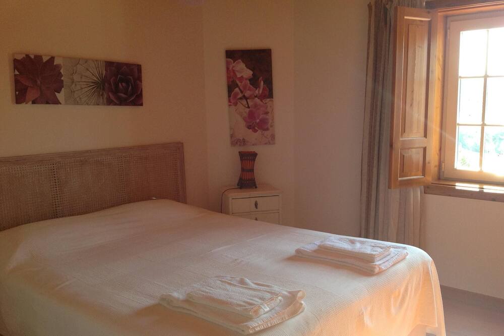 Photo of Bedroom in Cadaval