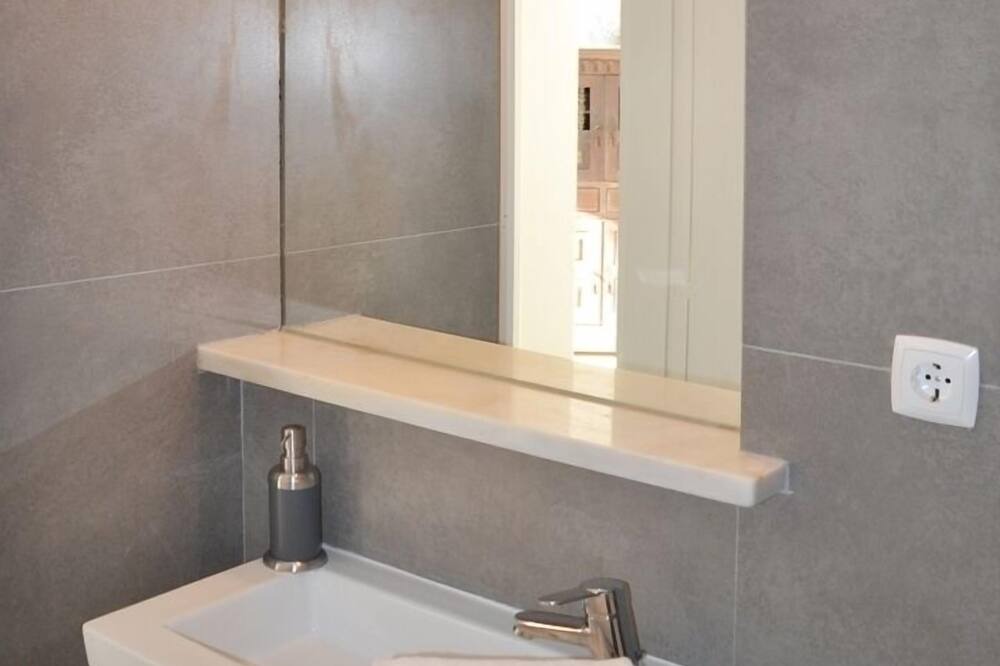 Photo of Bathroom in Monserrate