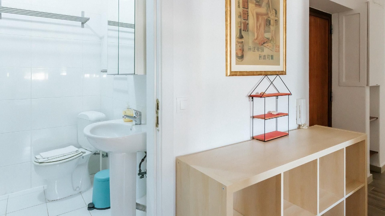 Photo of Bathroom in Linda-a-Velha