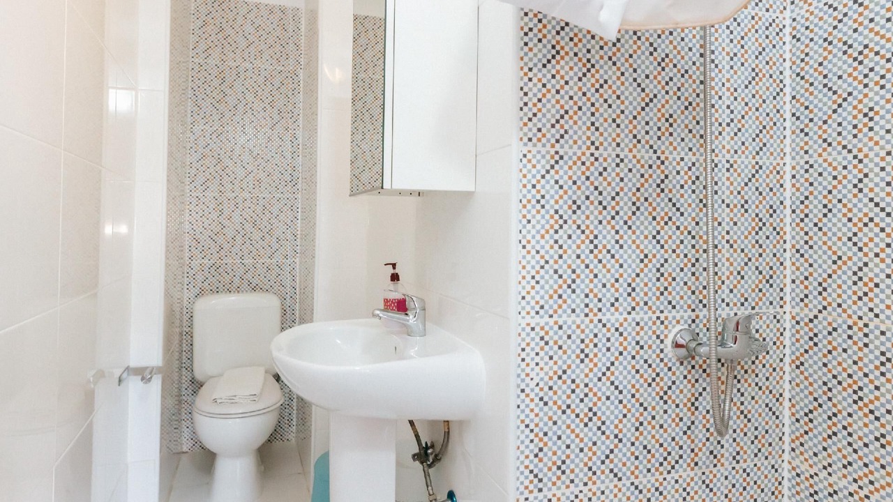 Photo of Bathroom in Linda-a-Velha