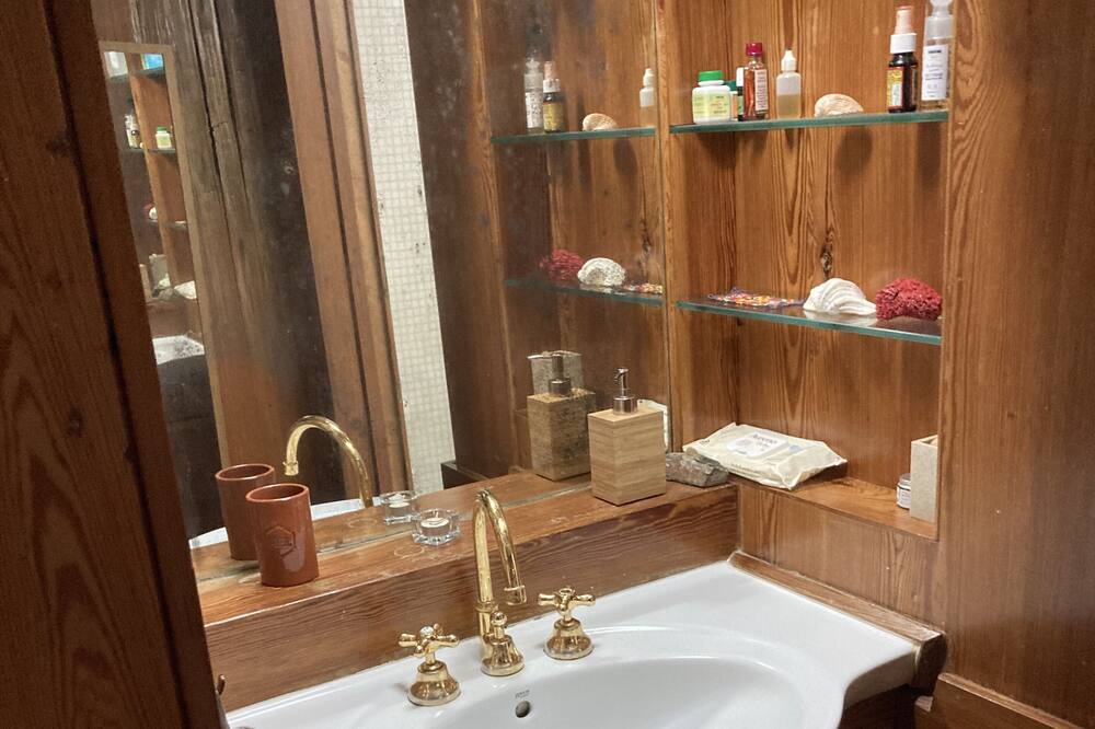 Photo of Bathroom in Sao Jorge de Arroios