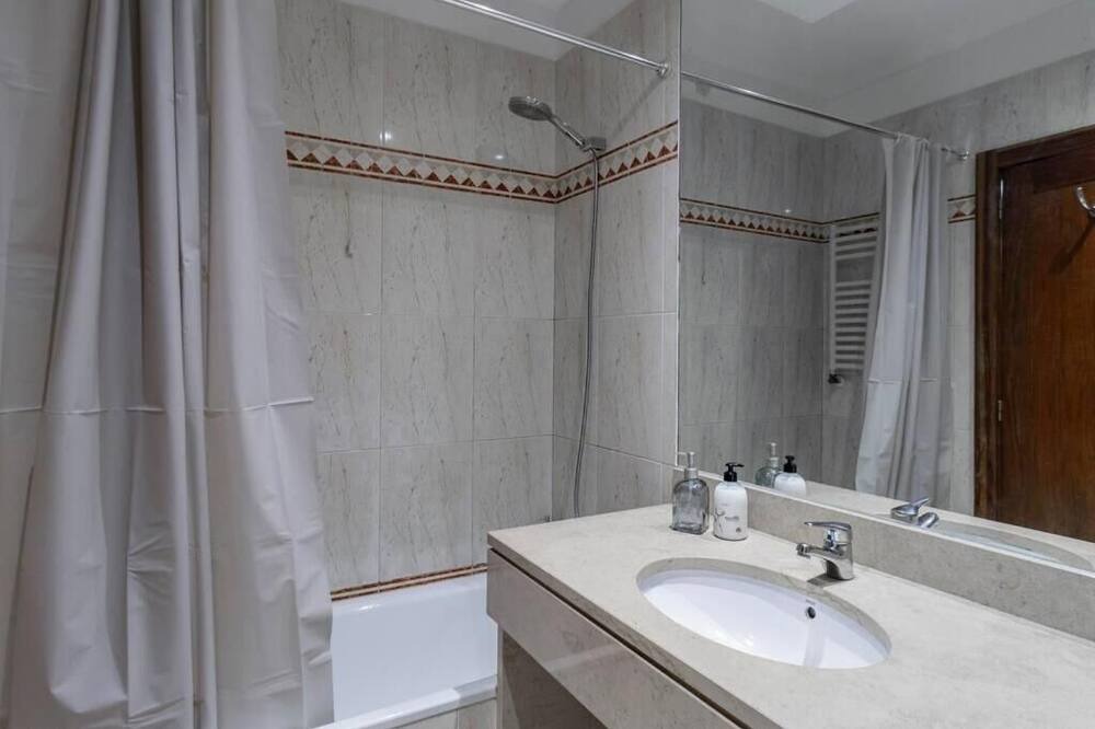 Photo of Bathroom in Sao Pedro da Afurada
