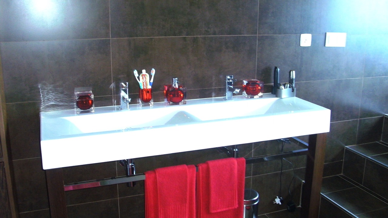Photo of Bathroom in Garajau
