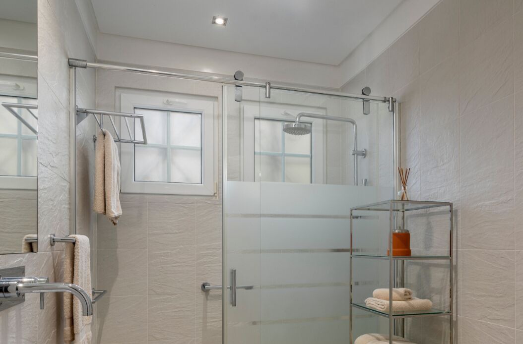 Photo of Bathroom in Garajau