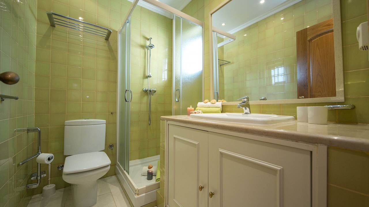 Photo of Bathroom in Almancil