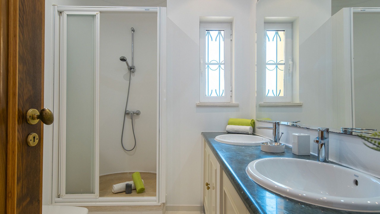 Photo of Bathroom in Almancil