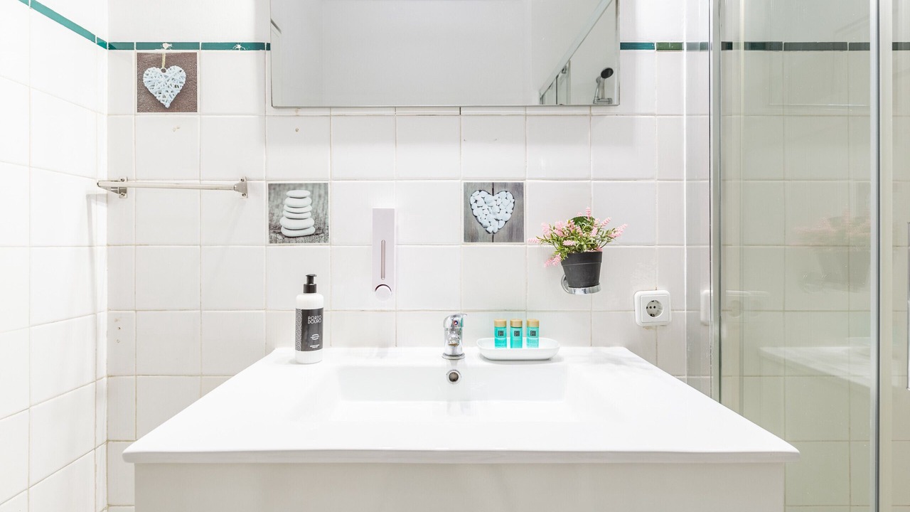 Photo of Bathroom in Mafamude
