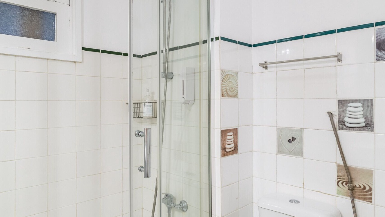 Photo of Bathroom in Mafamude