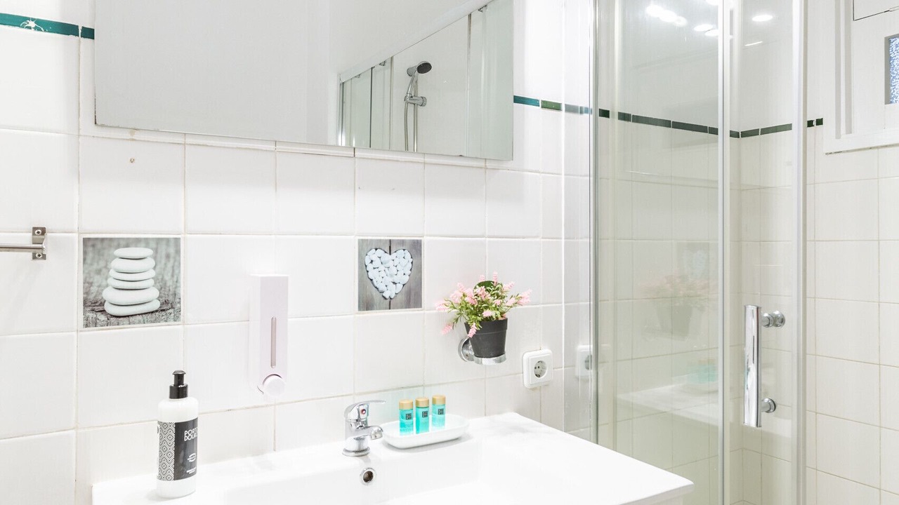 Photo of Bathroom in Mafamude