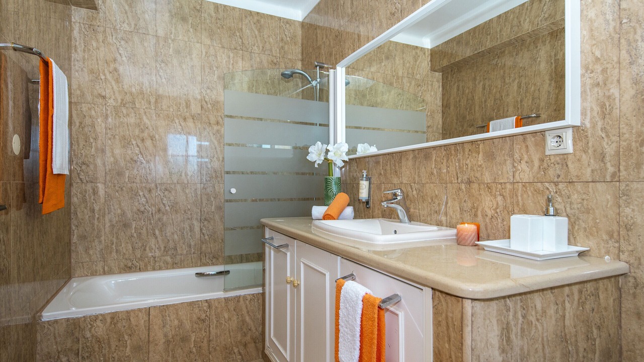 Photo of Bathroom in Almancil