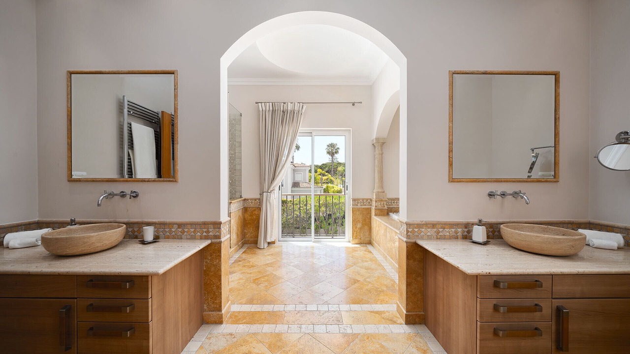 Photo of Bathroom in Vale do Garrao