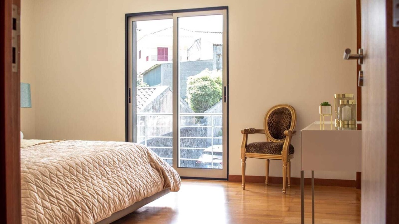 Photo of Bedroom in Capelas
