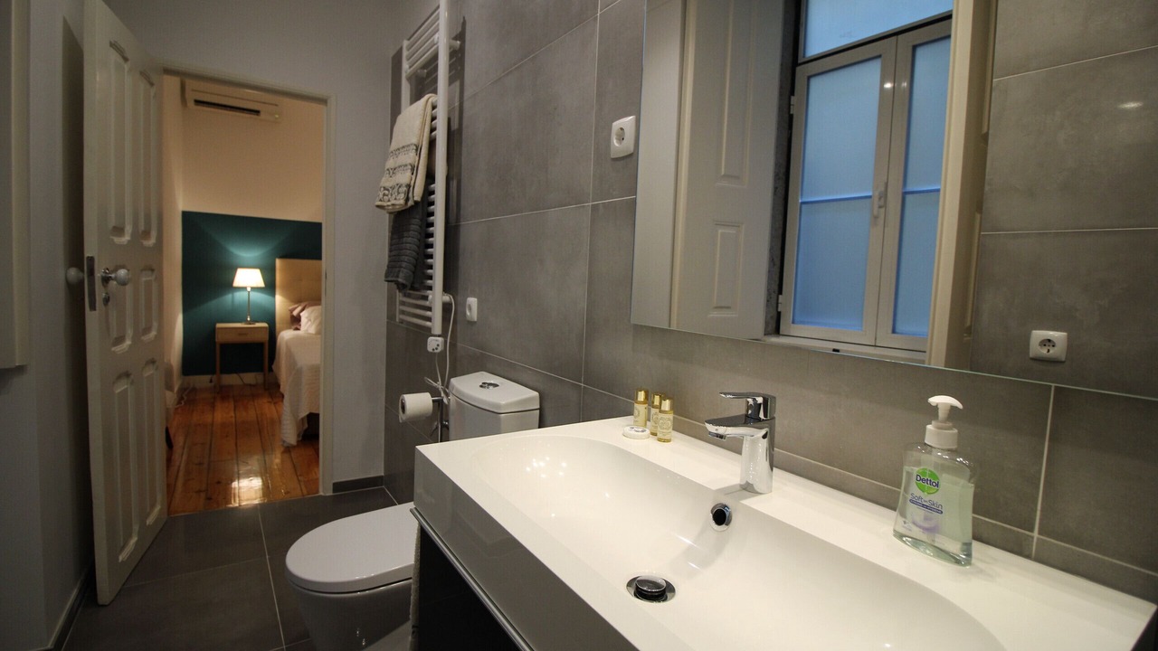 Photo of Bathroom in Baixa