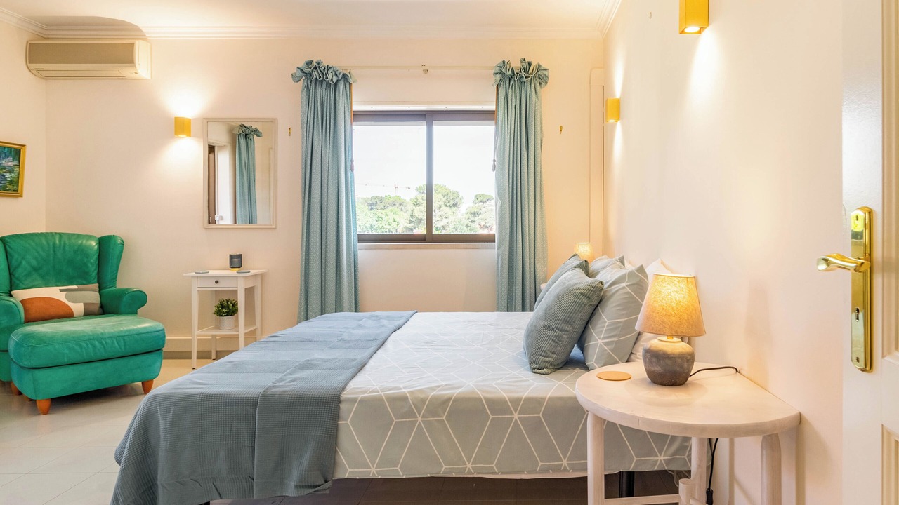 Photo of Bedroom in Cascais