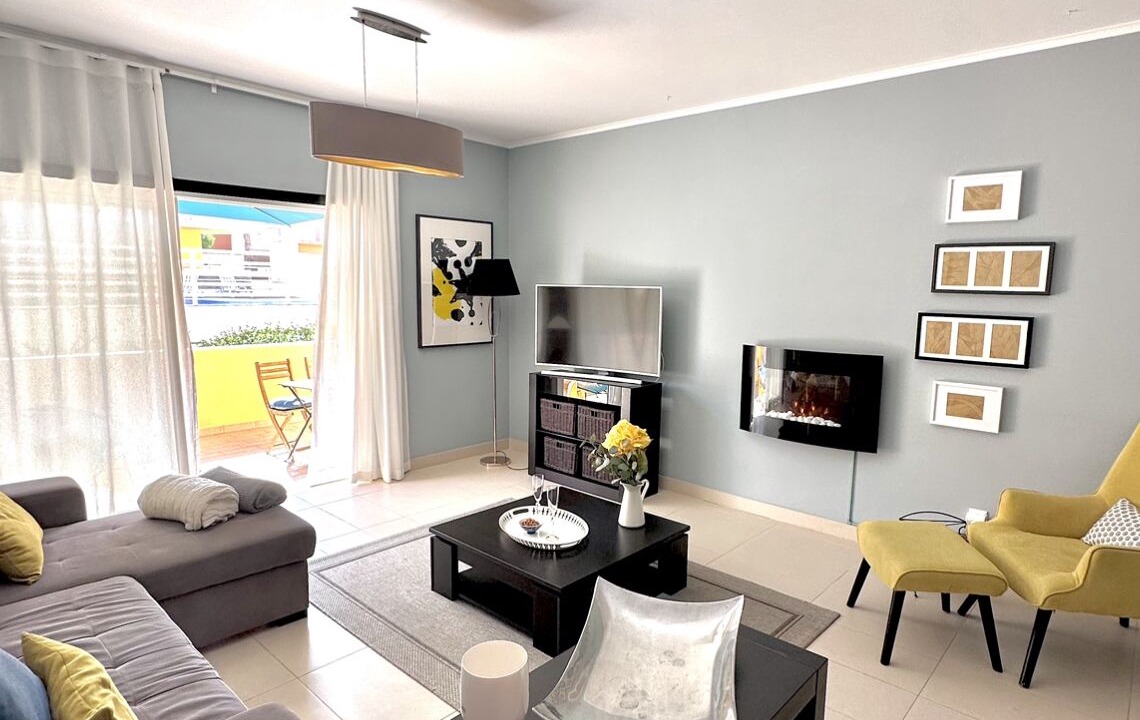 Photo of Livingroom in Canada