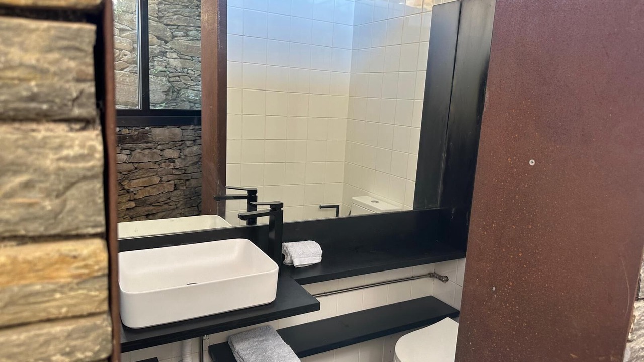 Photo of Bathroom in Mesao Frio