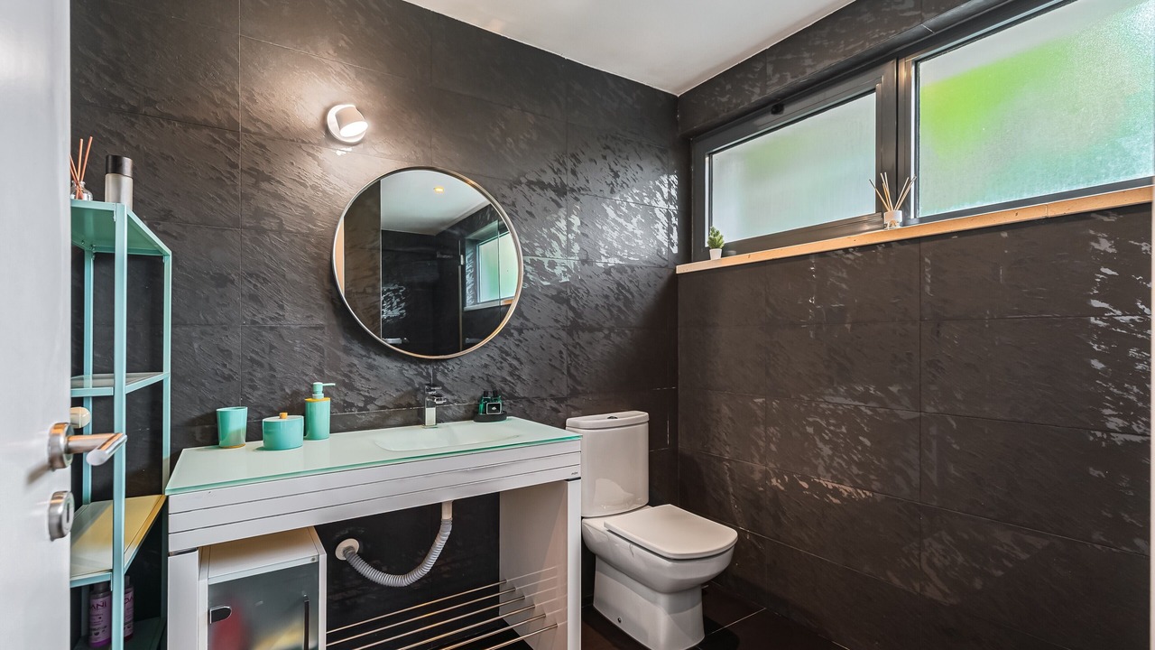 Photo of Bathroom in Meco