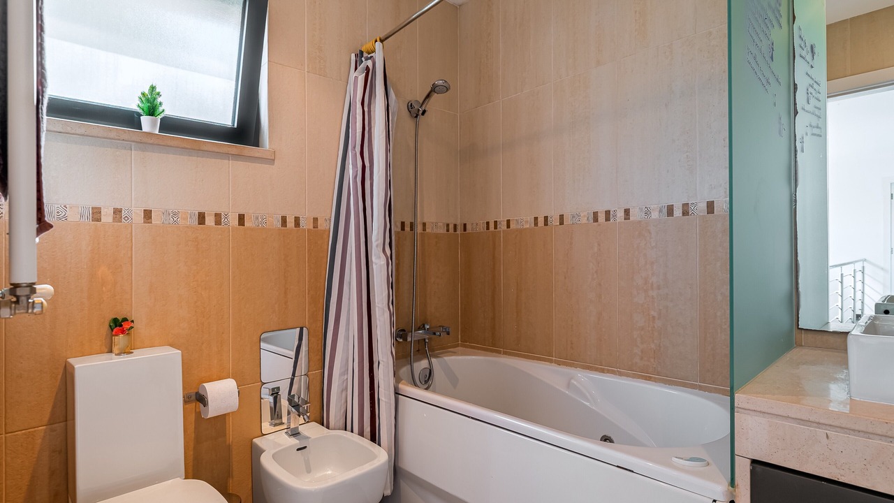 Photo of Bathroom in Meco