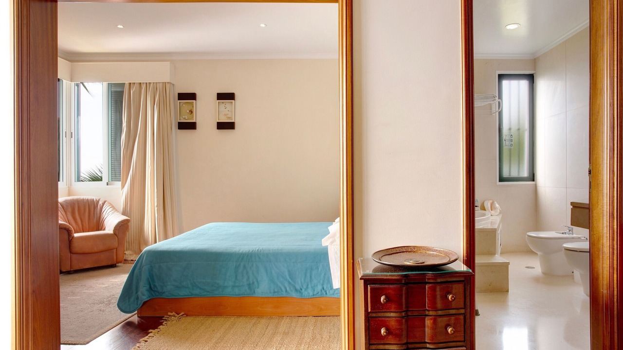 Photo of Bedroom in Canico
