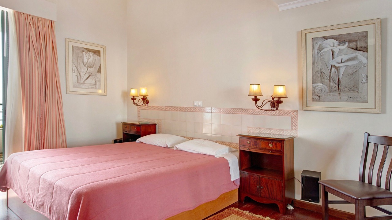 Photo of Bedroom in Canico