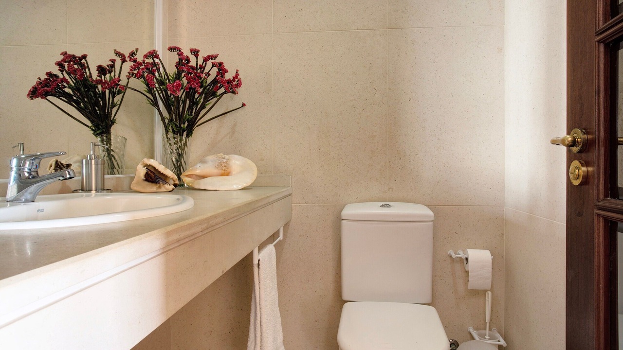 Photo of Bathroom in Canico