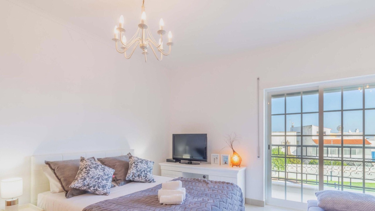 Photo of Bedroom in Peneco Beach