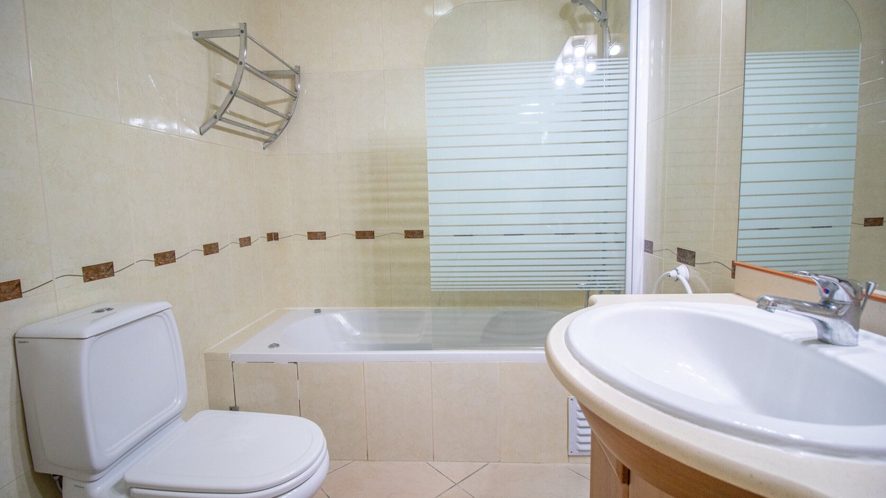 Photo of Bathroom in Oura