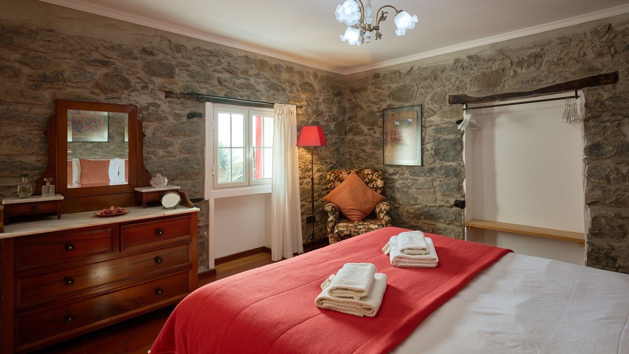 Photo of Bedroom in Calheta