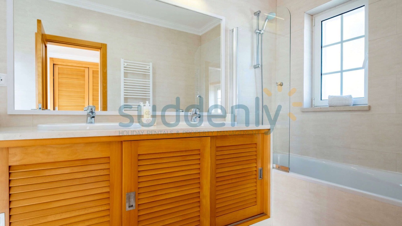 Photo of Bathroom in Praia del Rei