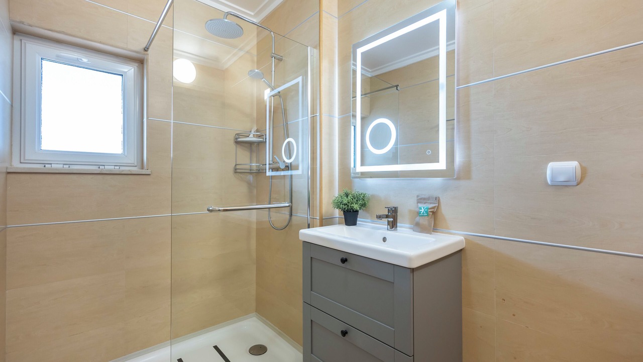 Photo of Bathroom in Meia Praia
