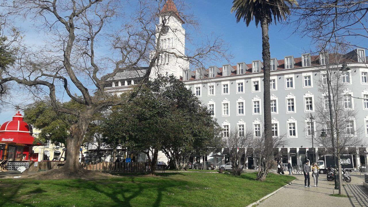 Photo of Others in Chiado