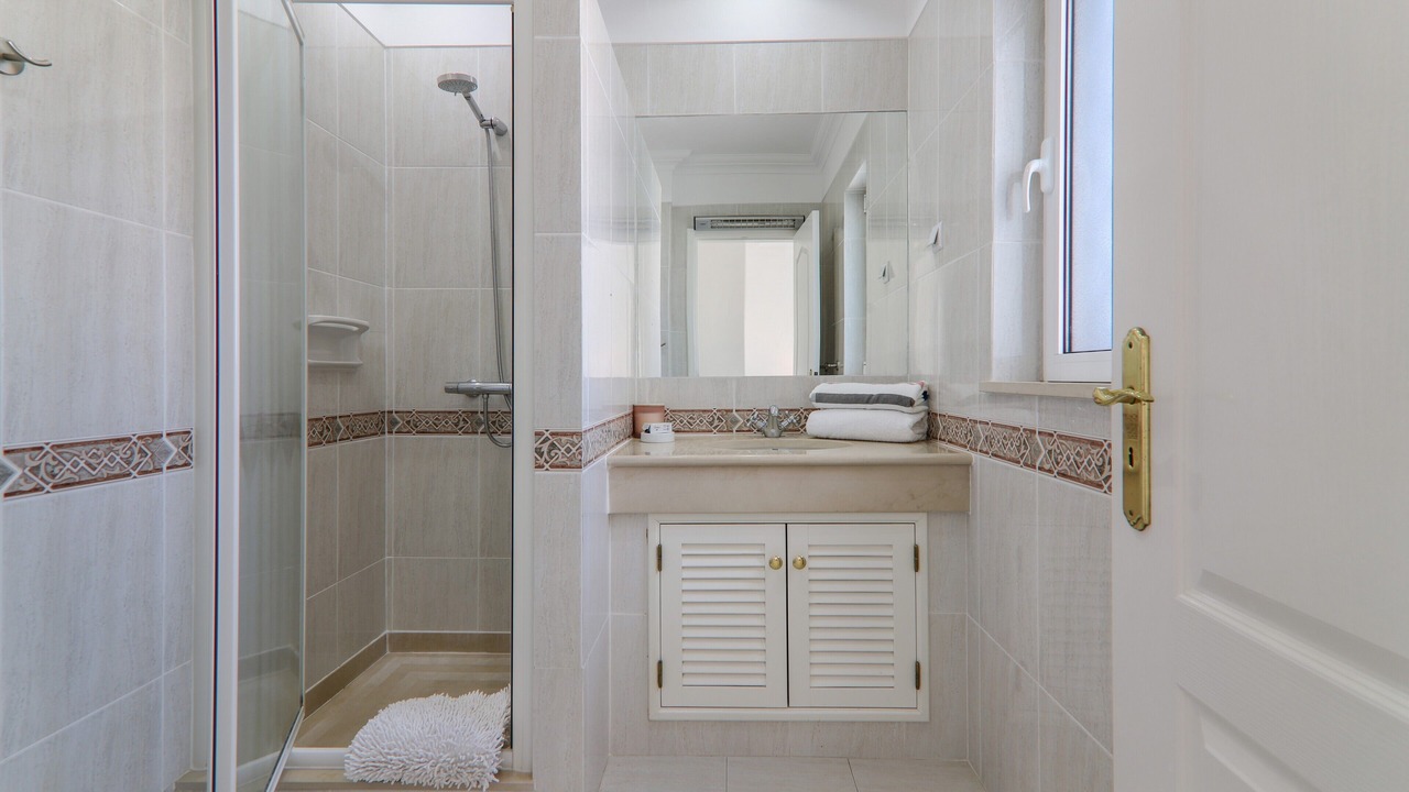 Photo of Bathroom in Almancil