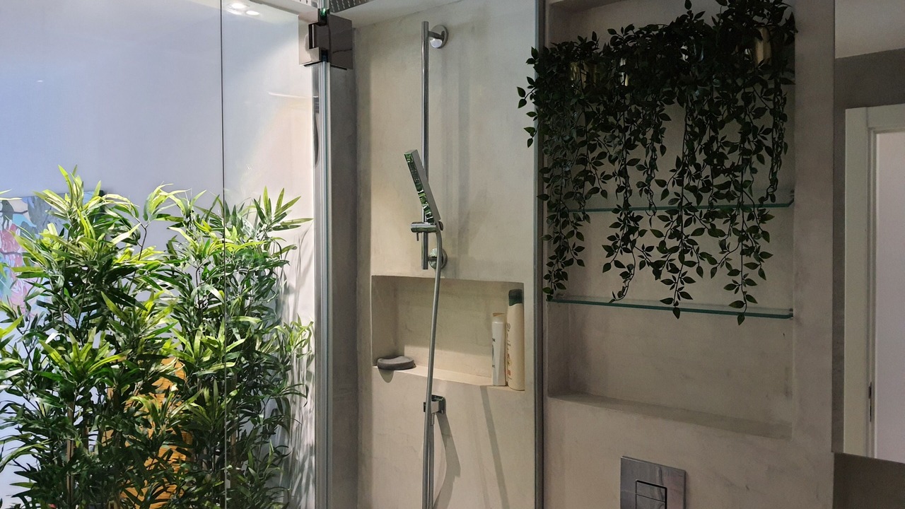 Photo of Bathroom in Linda-a-Velha