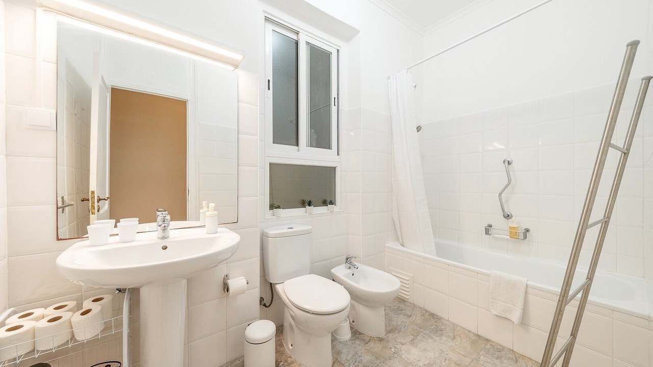 Photo of Bathroom in Sao Jorge de Arroios