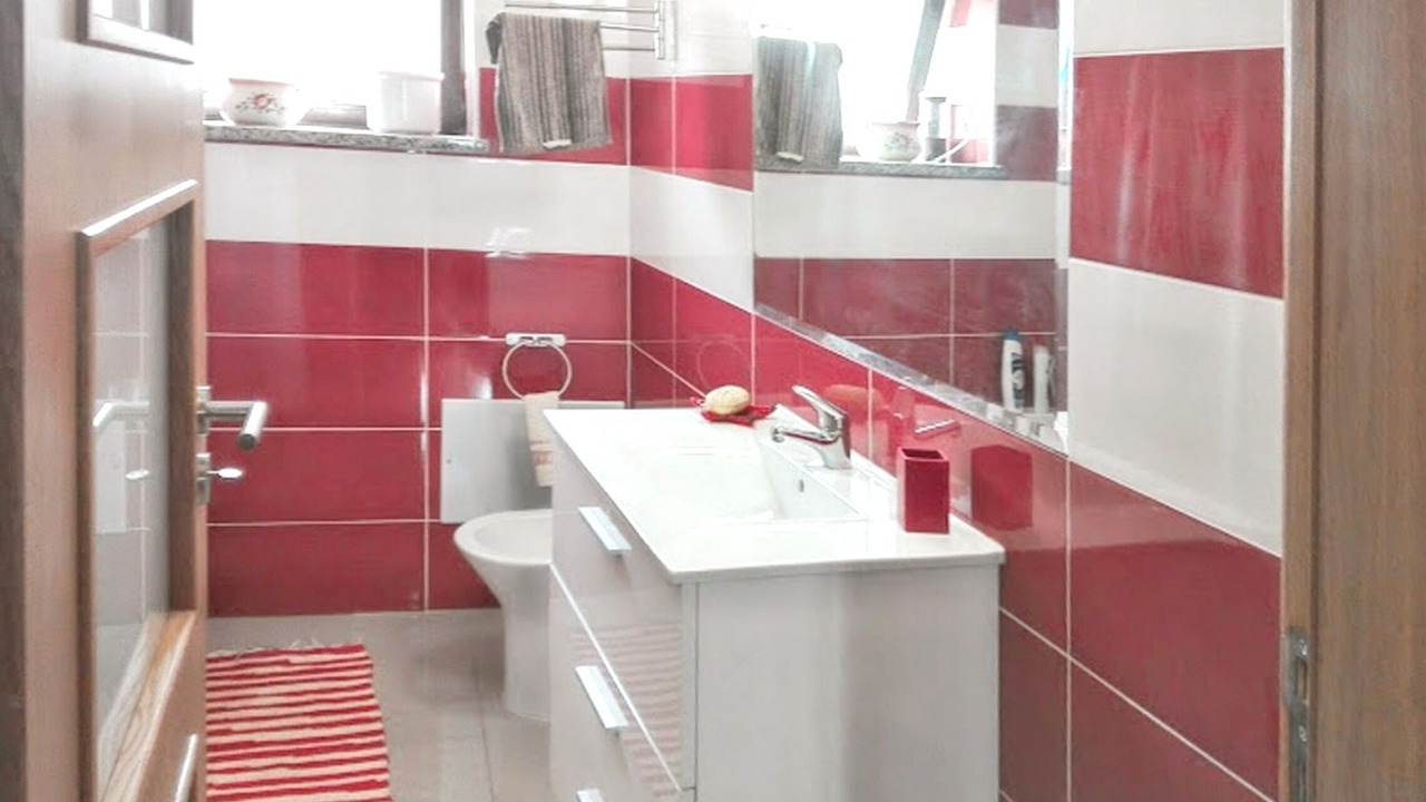 Photo of Bathroom in Sao Bartolomeu de Messines