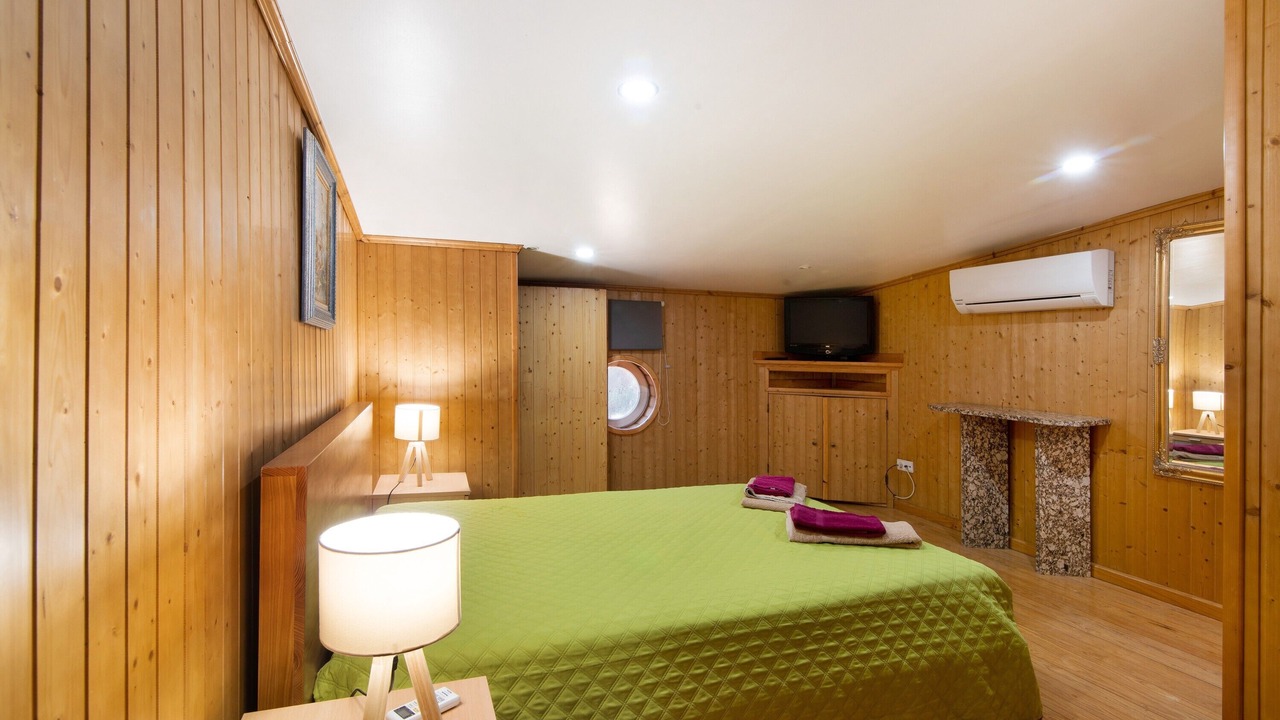 Photo of Bedroom in Monte Raposo