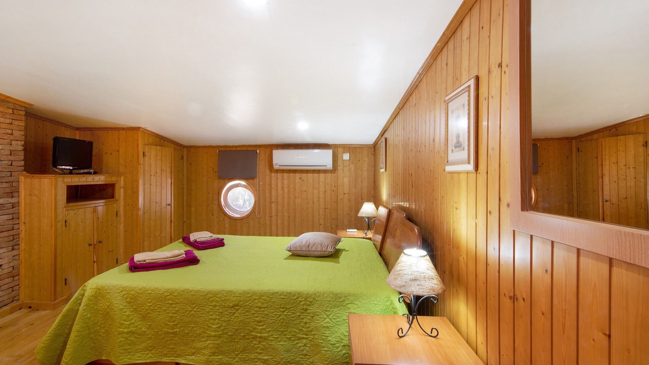 Photo of Bedroom in Monte Raposo