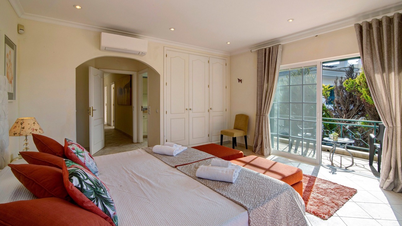 Photo of Bedroom in Vale do Lobo