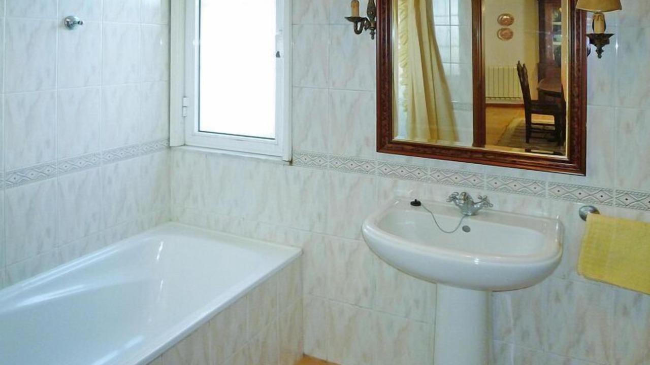 Photo of Bathroom in Paradela