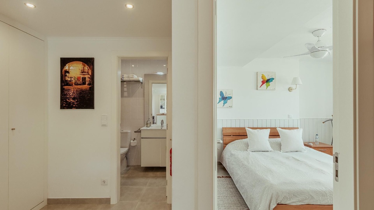 Photo of Bedroom in Alges