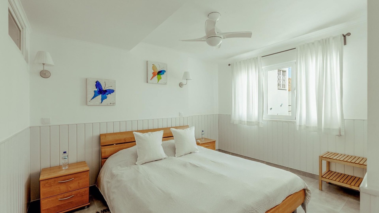 Photo of Bedroom in Alges