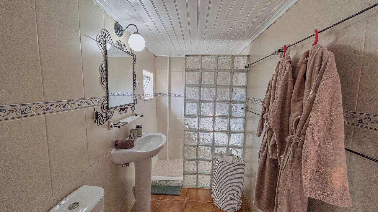 Photo of Bathroom in Alcobaca